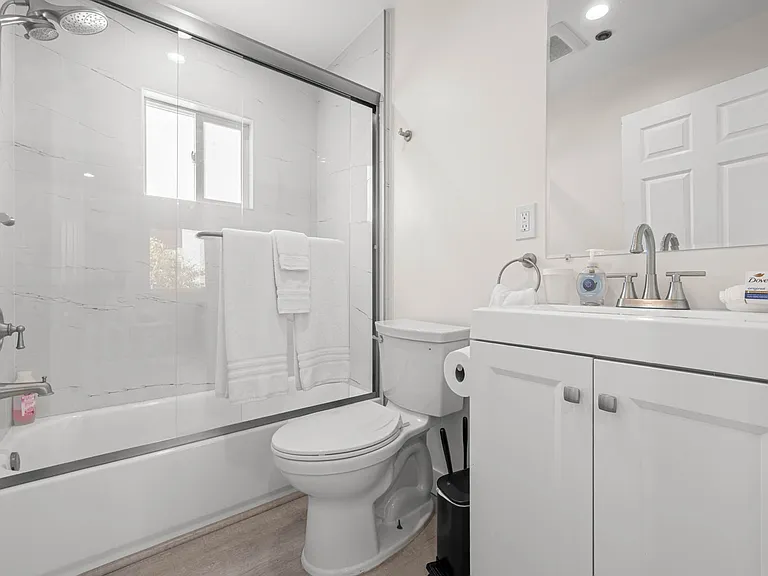 2239 N Niagara St #103 — Photo 8