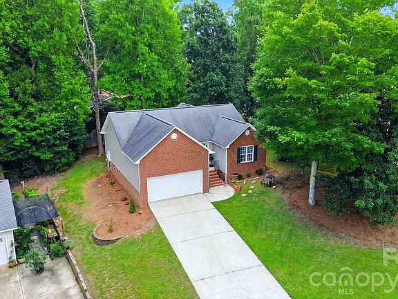 2nd image of 1008 Raywood Ct