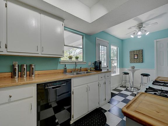 5th image of 6606 Woodhue Dr