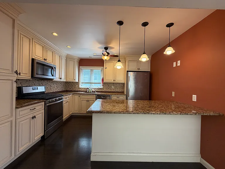 51 W 3rd St #1 — Photo 3