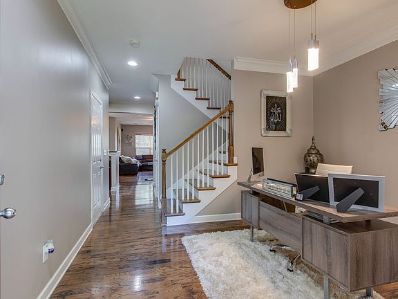 3rd image of 7519 Kemberton Ct