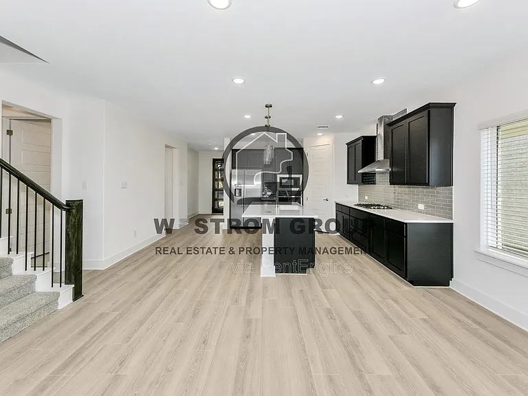 17229 Oxborough Dr — Photo 12