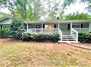 2110 Chestnut Log Cir, Lithia Springs, GA 30122