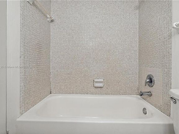 5th image of 1200 West Ave Unit Ph-01