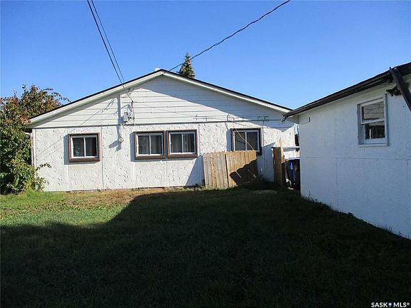2nd image of 701 8th Ave W