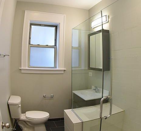 4th image of 847 W Wellington Ave #L1