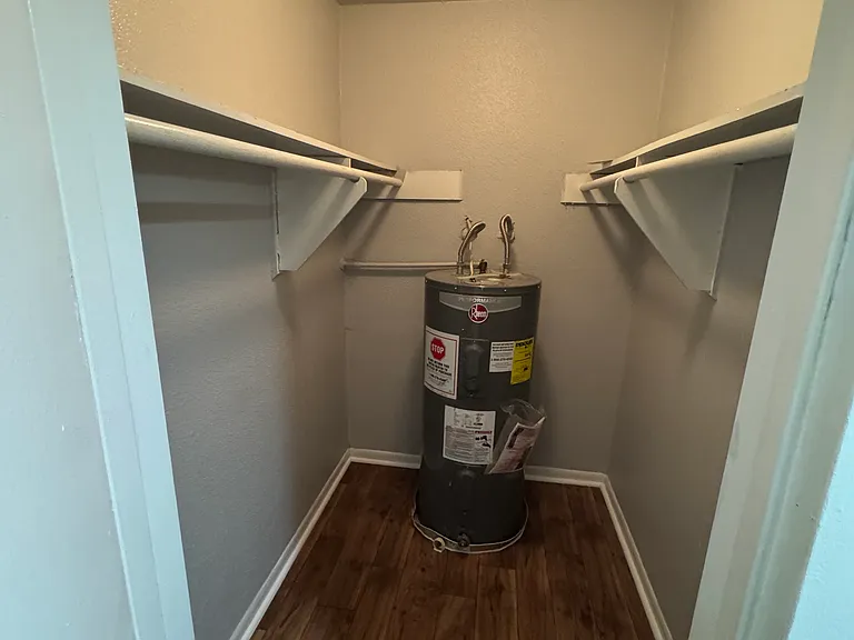 Valhalla Apartments — Photo 18