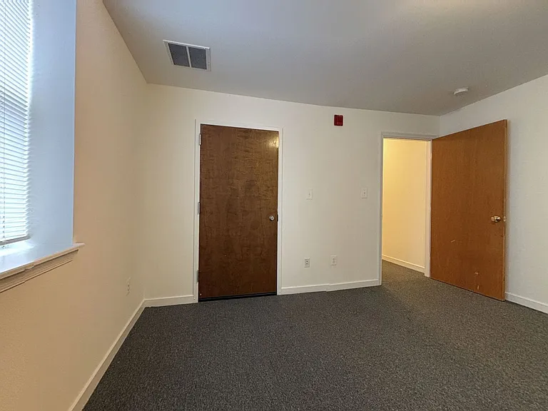 Osage Avenue Apartments — Photo 11