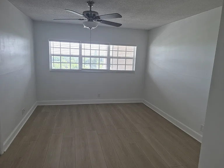 3050 N Palm Aire Dr #702 — Photo 28