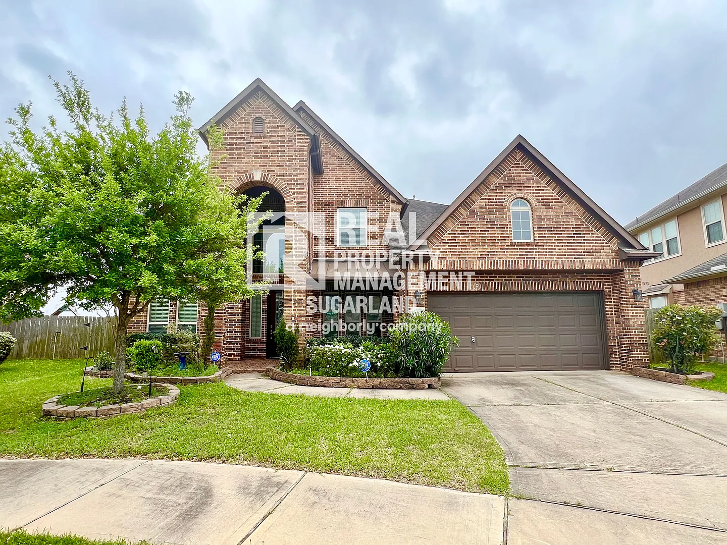 Stunning 5-Bedroom, 4.5-Bath Home for Rent in Richmond, TX — Photo 1