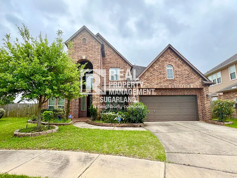 18607 Pelham Grove Ln — Photo 1