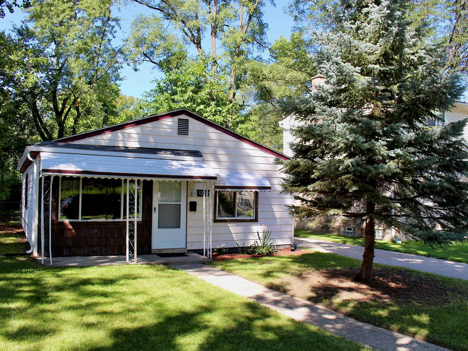 12031 Rockland — Photo 1