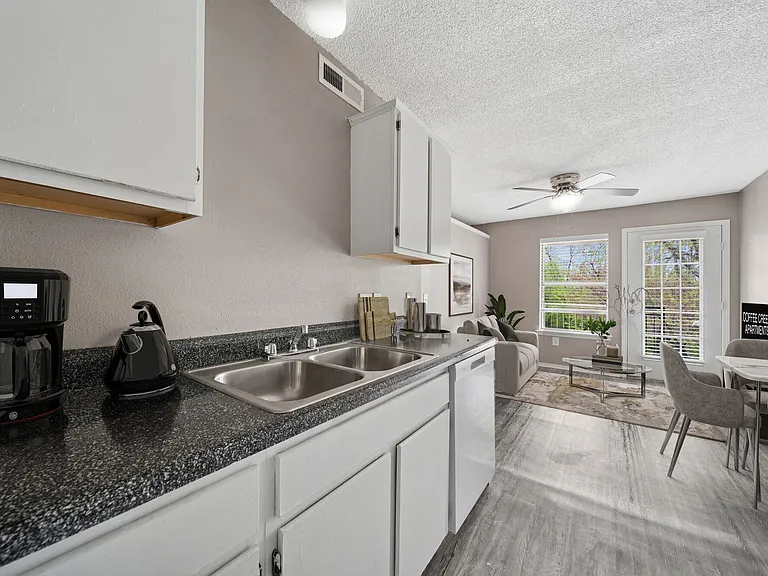 Coffee Creek Apartments — Photo 4