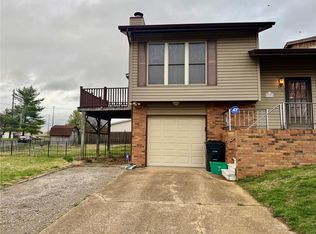 737 Vicksburg Dr, Belleville, IL 62221