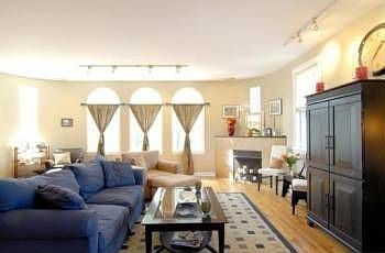 1st image of 3324 W Eastwood Ave