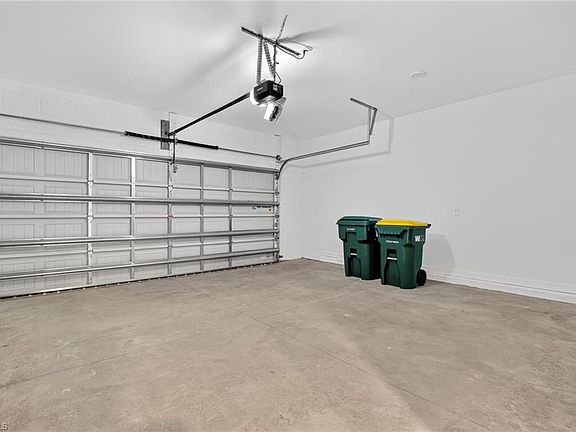 3rd image of 45120 Pipevine CIR