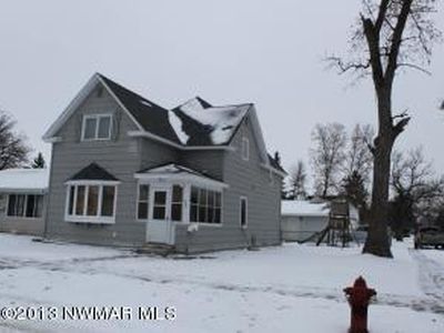 422 Kendall Ave S, Thief River Falls, MN, 56701