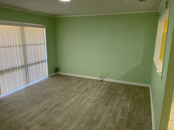 4th image of 3061 Amherst St