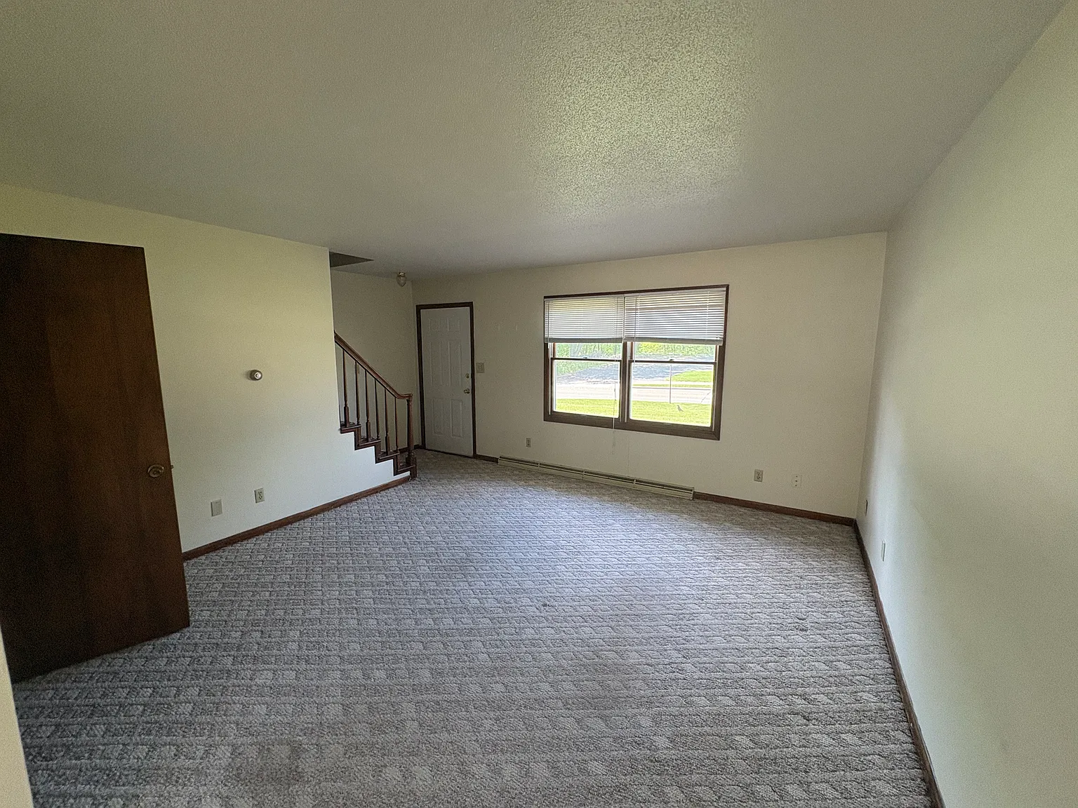 2 bed, $1,025 — Photo 4