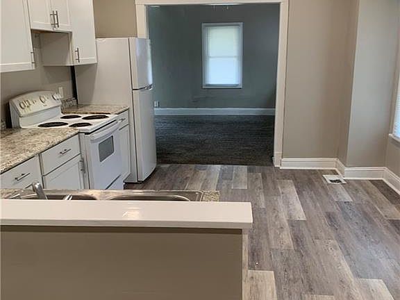 5th image of 4444 Olive St