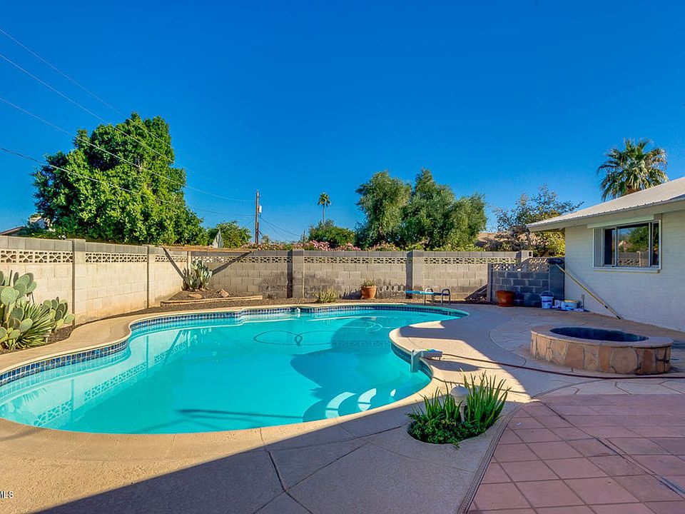 1st image of 1112 E Balboa Dr
