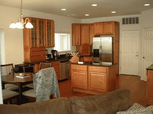 2nd image of 975 Stadium View Ct
