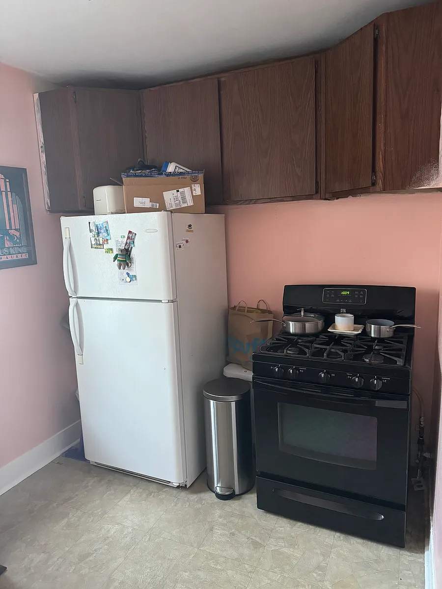 Building Photo - 1660 N Warren Ave #1