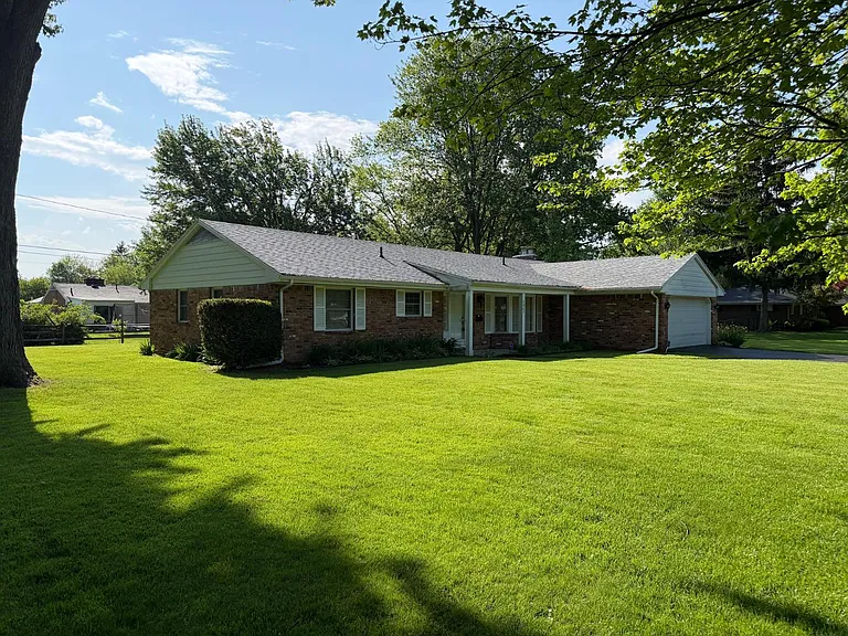 4842 Larkhaven Dr — Photo 2