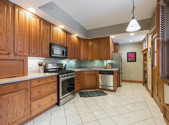 3rd image of 5411 S Hyde Park Blvd APT 2N