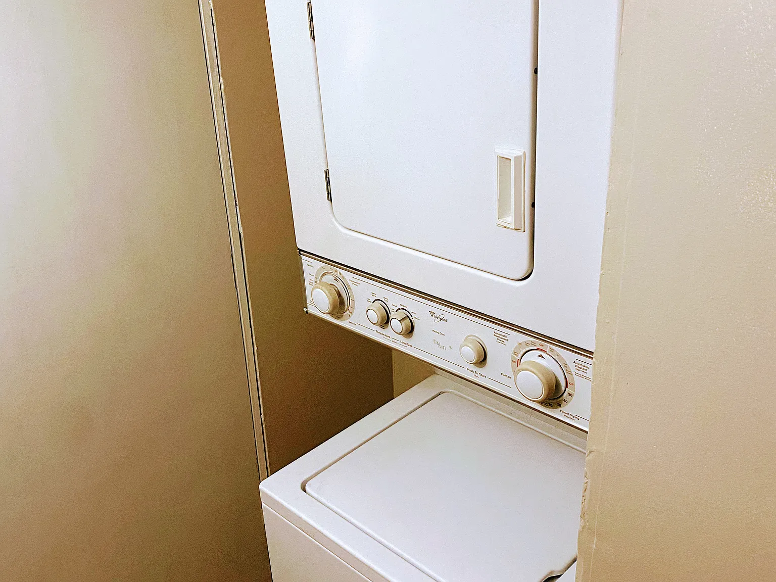 2 bed, 1900 sqft, $1,900 — Photo 4