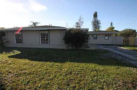 1st image of 242 NE Floresta Dr