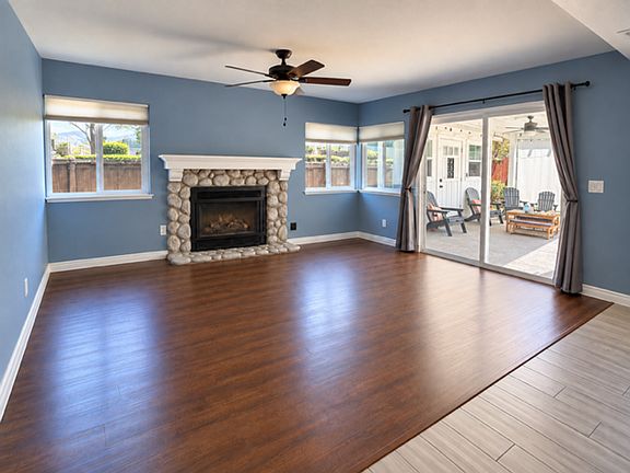 3rd image of 1736 Kingston Cir