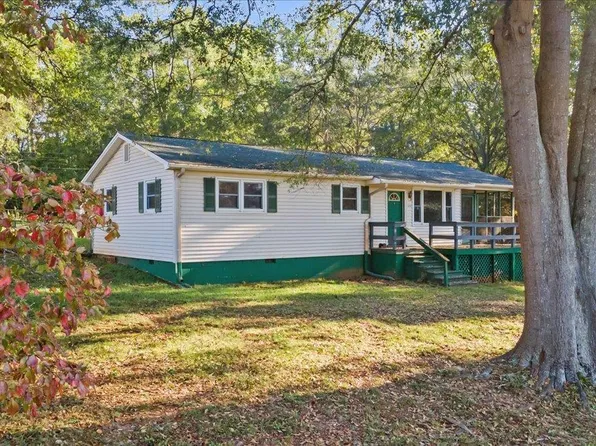 120 Compton Dr, Wellford, SC 29385