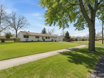 10 Cranston Rd, Kendall Park, NJ, 08824