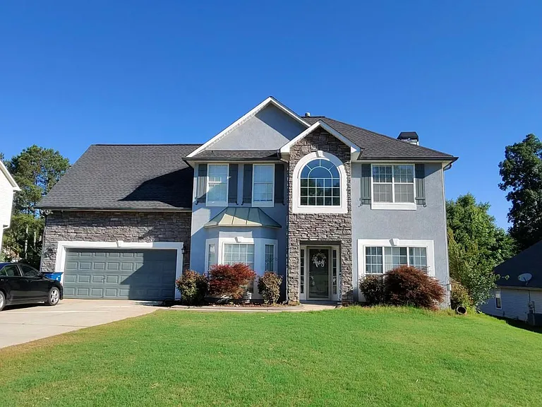 645 Highpoint Way — Photo 1