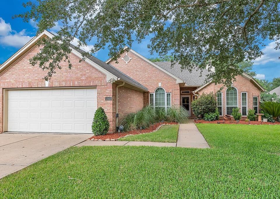 1st image of 5302 Bay Pines Dr