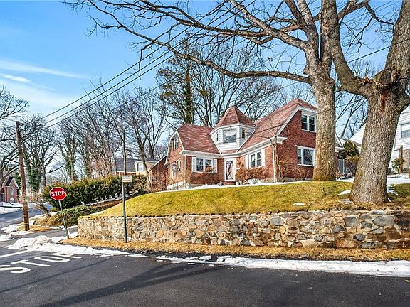 3rd image of 34 Holsman Rd