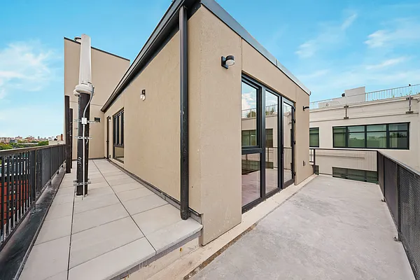 Rented by Nooklyn NYC LLC | media 21