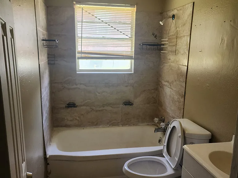 306 E Waldorf Ave #2 — Photo 4