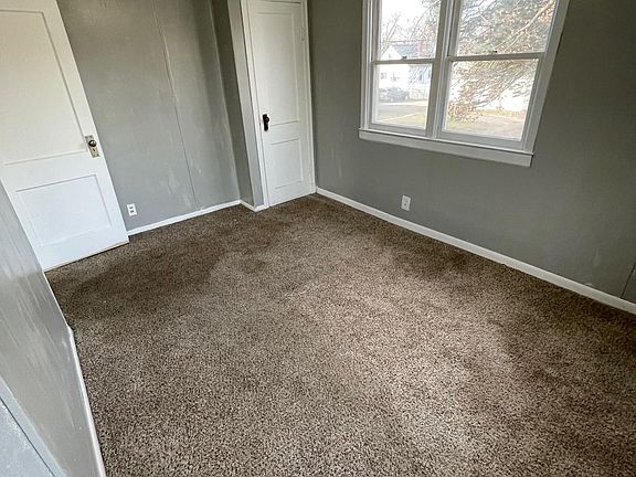 3rd image of 3113 Pleasant St APT B