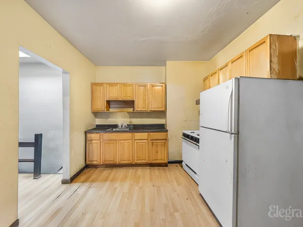 159 Wyona Street image 13 of 17