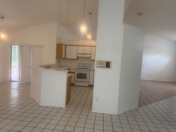 2nd image of 3210 Saint Augustine Ct