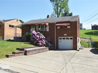 240 Meadowdell Dr, Pittsburgh, PA