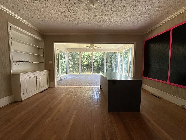 220 Woodside Dr — Photo 8