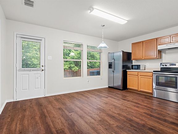 4th image of 8421 River Bluffs Dr