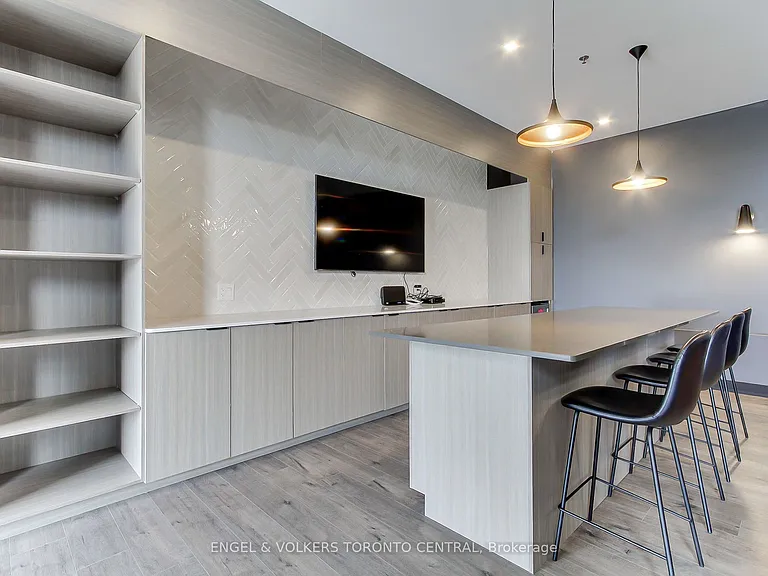 430 Essa Rd #418 — Photo 32