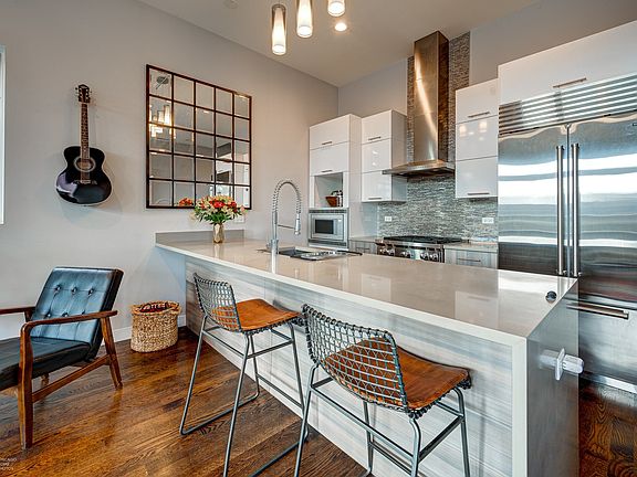 5th image of 1506 W Superior St #3