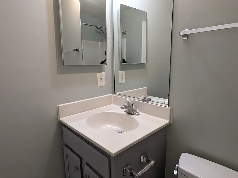 829 Gallows Ct — Photo 24