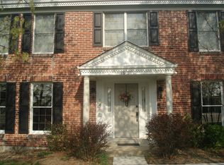 16251 Birchbrook Ct, Chesterfield, MO 63005