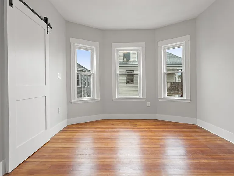 68 Saxton St #2 — Photo 6